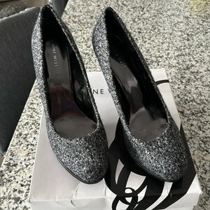 Nine West “Pixgirlo”Heels Never Worn Black Grey